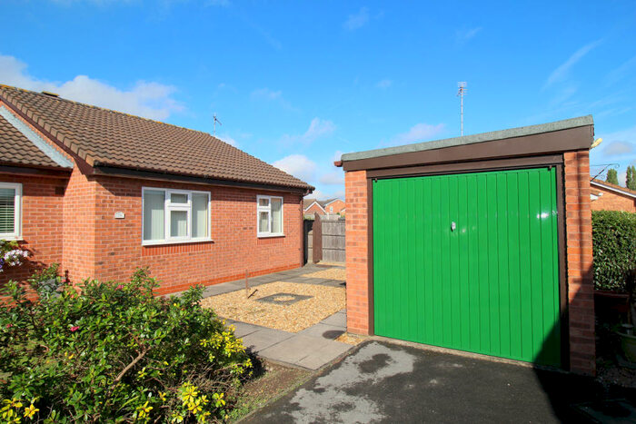 2 Bedroom Semi-Detached Bungalow To Rent In Ackford Drive, Worksop, S80