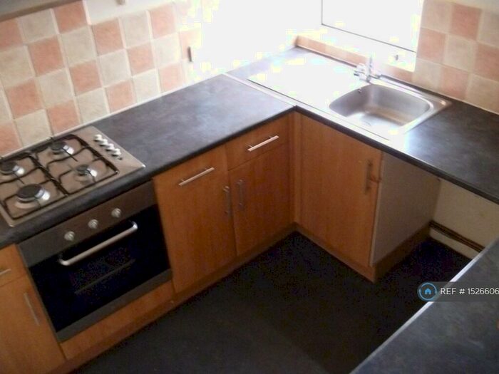 3 Bedroom Flat To Rent In Whitehill Lane, Brinsworth, Rotherham, S60