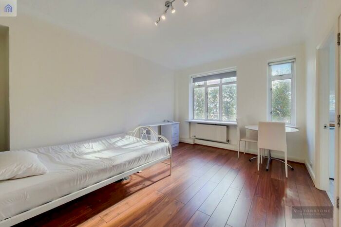 Studio To Rent In Warren Court, Warren Street, Fitzrovia, London, NW1