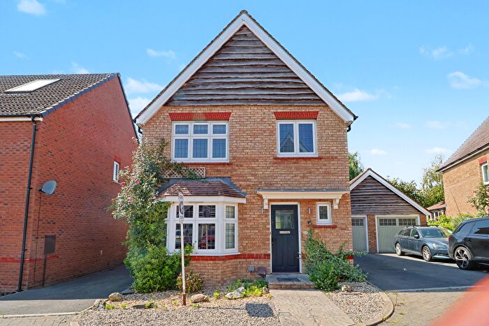 3 Bedroom Detached House For Sale In York Road, Calne, Wiltshire, SN11