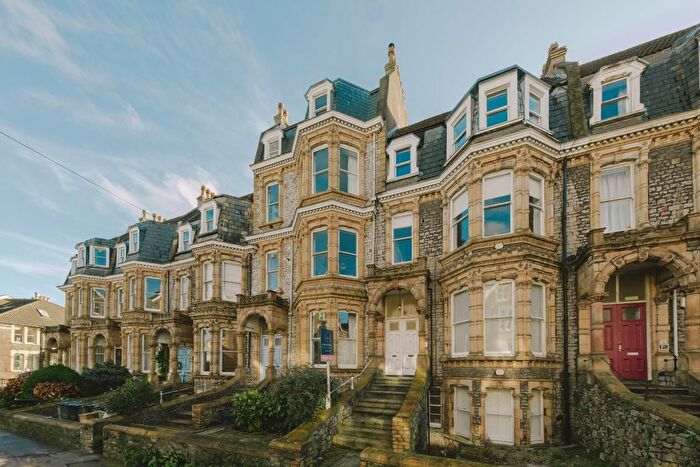 3 Bedroom Flat For Sale In Manilla Road, Bristol, BS8