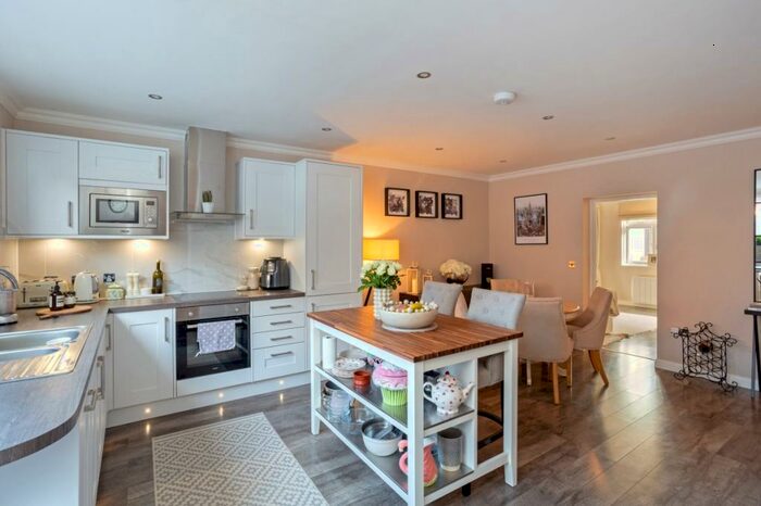 2 Bedroom Apartment To Rent In The Borough Farnham, GU9