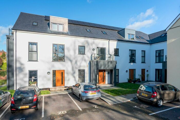 2 Bedroom Flat To Rent In Chalkpit Lane, Dorking, RH4