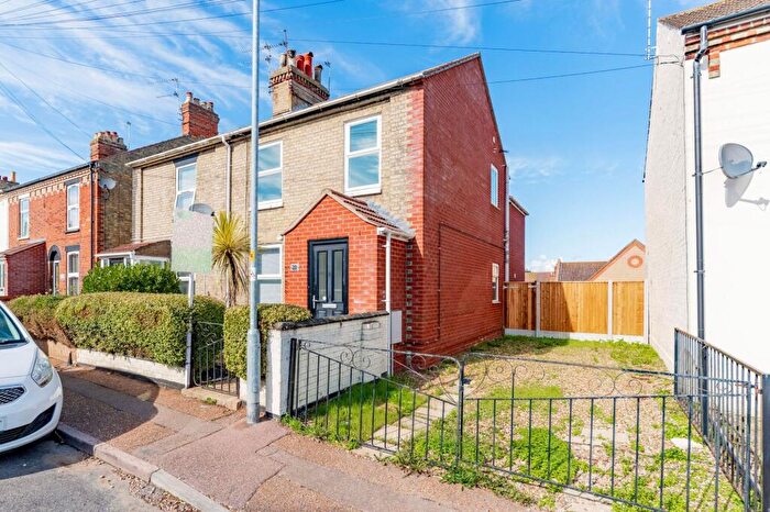 3 Bedroom Semi-Detached House For Sale In Stradbroke Road, Gorleston, NR31