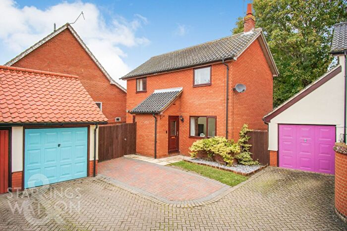 3 Bedroom Detached House For Sale In Yew Tree Court, Scole, Diss, IP21