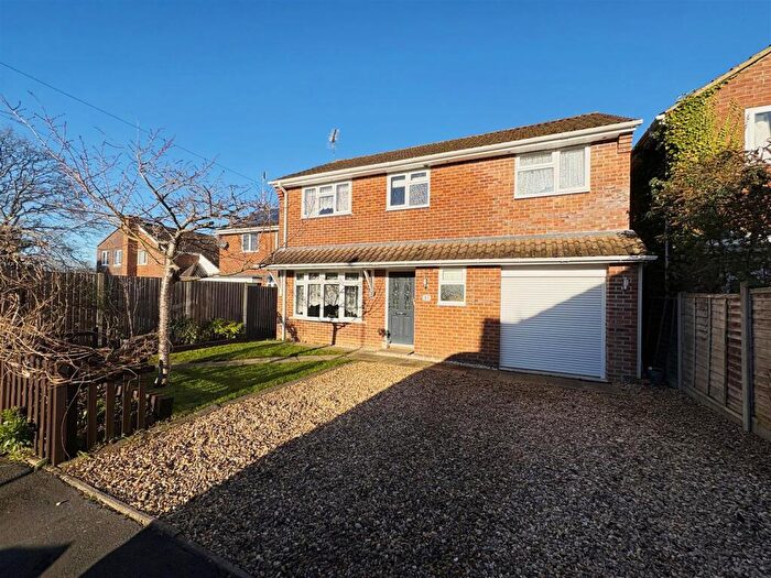 4 Bedroom Detached House For Sale In Meadow Way, Verwood, BH31