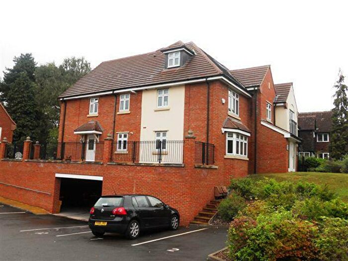 2 Bedroom Flat To Rent In Tamworth Road, Sutton Coldfield, B75