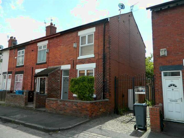 2 Bedroom Terraced House To Rent In Watts Street, Levenshulmemanchester, , M19
