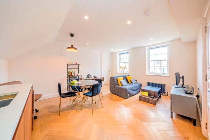 1 Bedroom Flat To Rent In Kidderpore Avenue, London, NW3