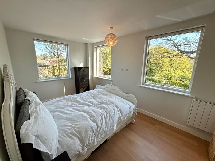 1 Bedroom Flat To Rent In Old Bracknell Lane West, Bracknell, RG12