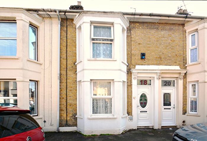 3 Bedroom Terraced House For Sale In Alexandra Road, Sheerness, ME12