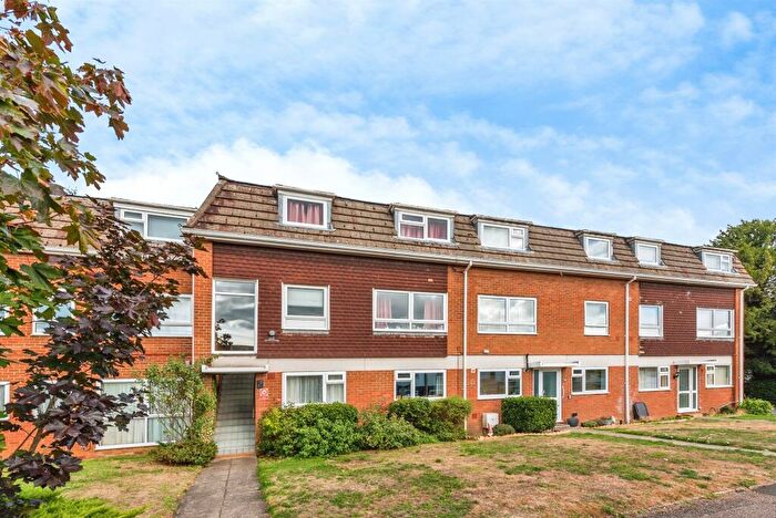 2 Bedroom Maisonette For Sale In Shelley Close, Abingdon, OX14
