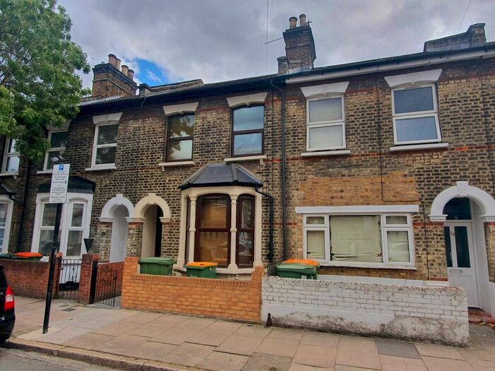 4 Bedroom Semi-Detached House To Rent In Louise Road, Stratford, E15