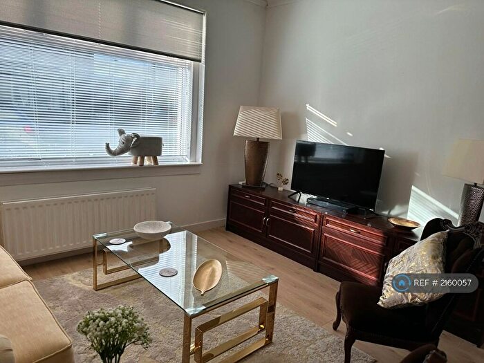 1 Bedroom Flat To Rent In High Street, Stewarton, Kilmarnock, KA3