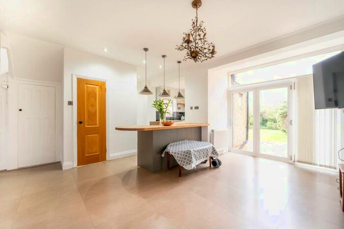 5 Bedroom Terraced House To Rent In Woodford Green, Woodford Green, IG8