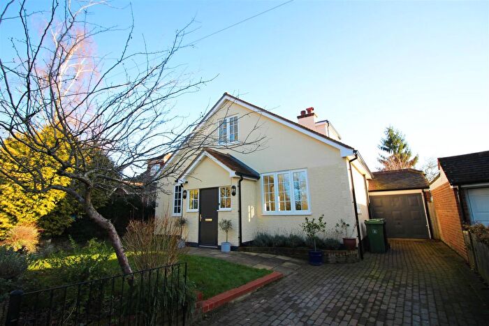 3 Bedroom Chalet To Rent In Sandy Lane, Chobham, Woking, GU24