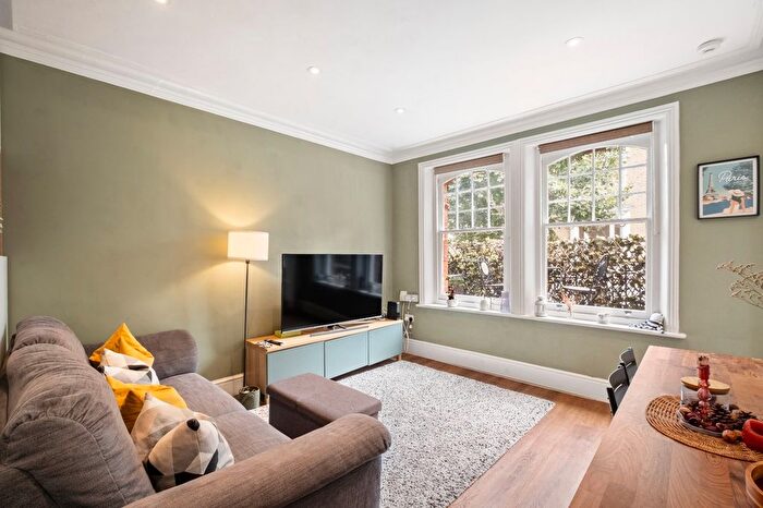 1 Bedroom Flat To Rent In Vereker Road, Barons Court, W14