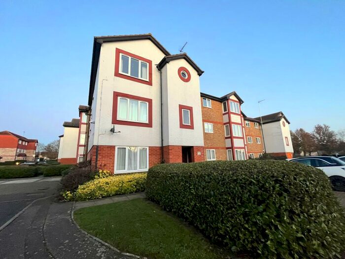 2 Bedroom Flat To Rent In Ramshaw Drive, Chelmsford, CM2