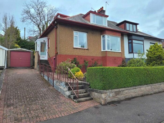 3 Bedroom Semi-Detached House To Rent In Nethervale Avenue, Glasgow, G44
