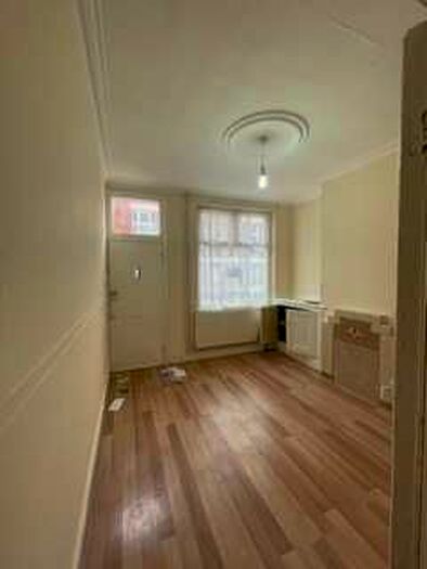 3 Bedroom Terraced House To Rent In Roslyn Street, Leicester LE2