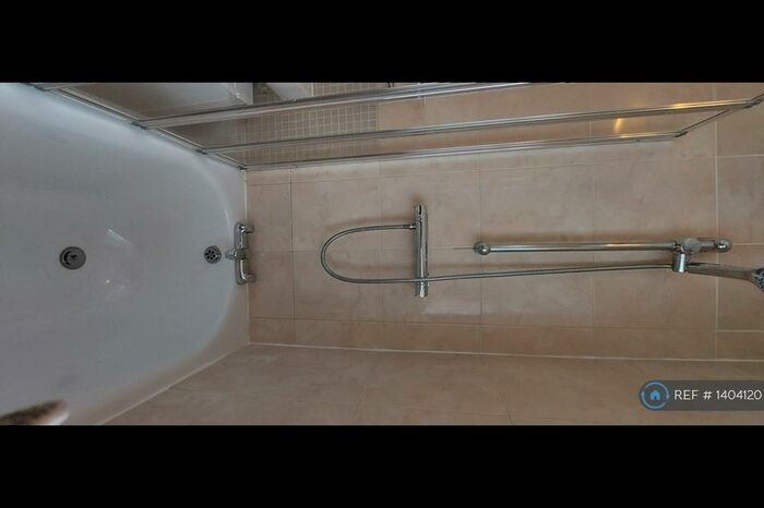 1 Bedroom Maisonette To Rent In Hamilton Avenue, Surbiton, KT6