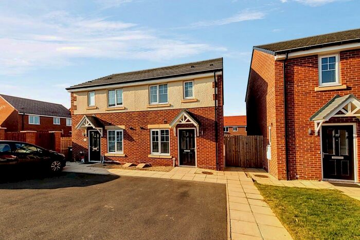 3 Bedroom Semi-Detached House To Rent In Jarvis Drive, Ryton, NE40