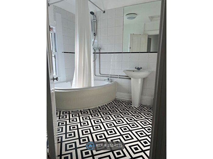 5 Bedroom Flat To Rent In Bloomfield Road, Kingston Upon Thames, KT1
