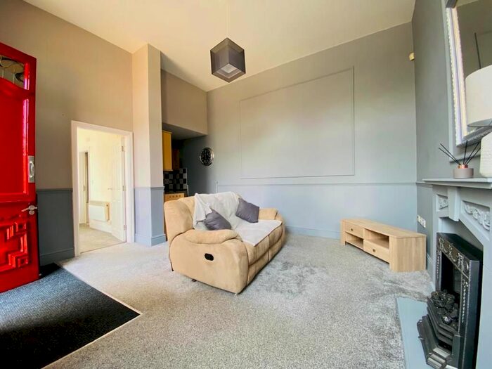 1 Bedroom Flat To Rent In Queens Hotel, Front Street, Pontefract WF8