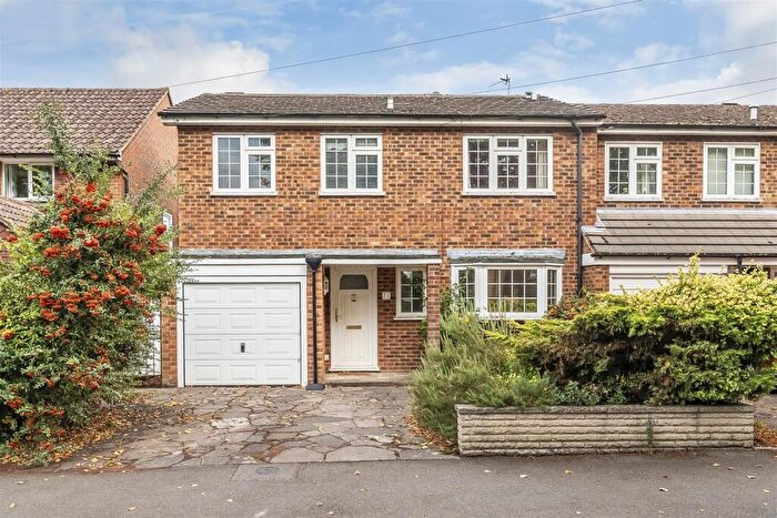4 Bedroom End Of Terrace House For Sale In Overton Road, South Sutton, SM2