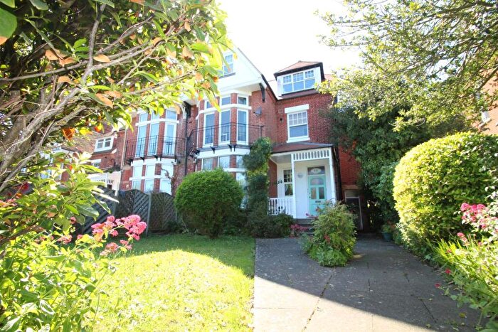 1 Bedroom Flat To Rent In St. Catherines Road, Littlehampton, BN17