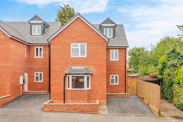 5 Bedroom Detached House For Sale In - Neale Avenue, Kettering, NN16