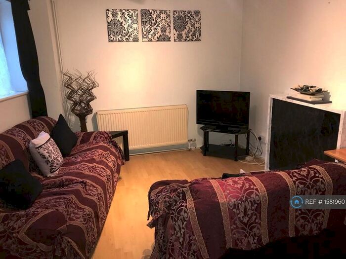 2 Bedroom Terraced House To Rent In Cherrydown West, Basildon, SS16