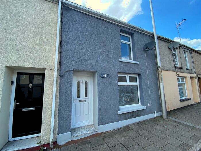 3 Bedroom Terraced House To Rent In Cardiff Road, Aberdare, CF44