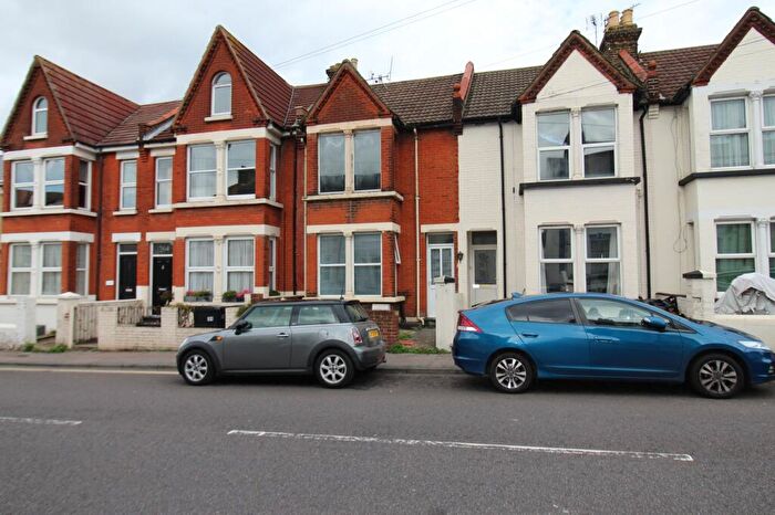 2 Bedroom Flat For Sale In Canterbury Street, Gillingham, Kent, ME7