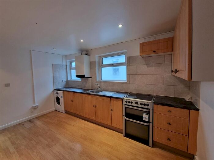 2 Bedroom Flat To Rent In Turnpike Lane, Turnpike Lane, London N8