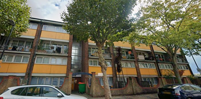 3 Bedroom Flat For Sale In Maud Road, London, E13