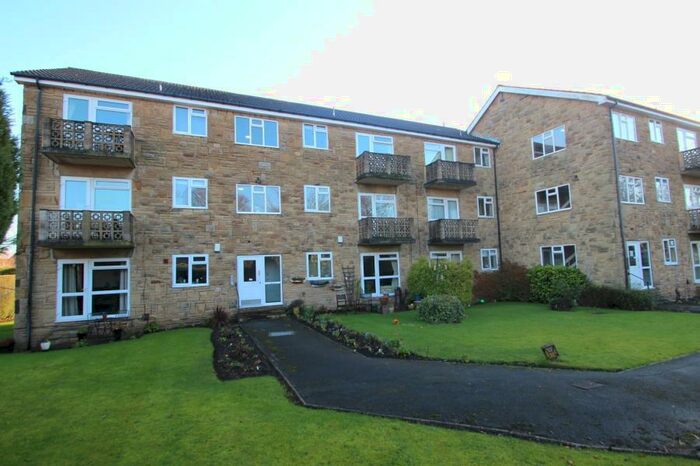 2 Bedroom Apartment To Rent In Woodlea Court, Alwoodley, Leeds, LS17