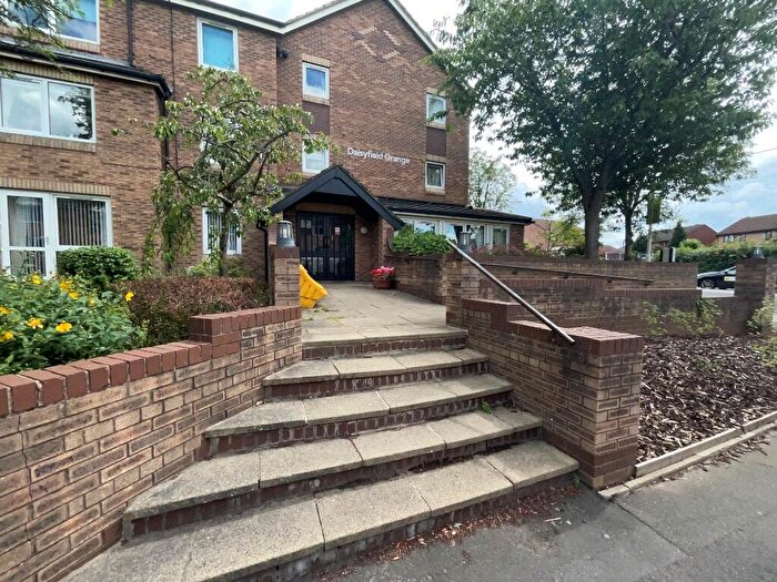 1 Bedroom Flat To Rent In Over 's Only- One Bedroom, First-Floor Flat, Daisyfield Grange, Rossefield Approach, Leeds, West Yorkshire, LS13