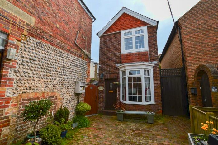 2 Bedroom Cottage To Rent In Ocklynge Road, Eastbourne, BN21