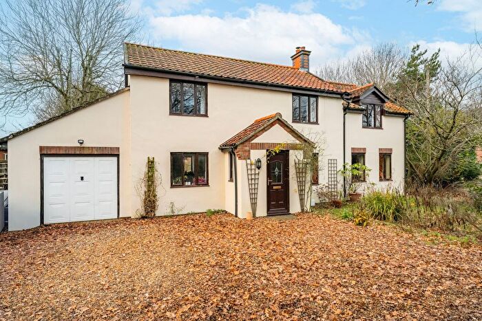 4 Bedroom Detached House For Sale In Norwich Road, Besthorpe, NR17