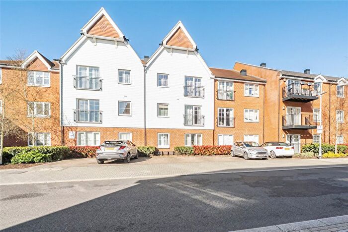 1 Bedroom Flat For Sale In Mere Road, Dunton Green, Sevenoaks, Kent, TN14