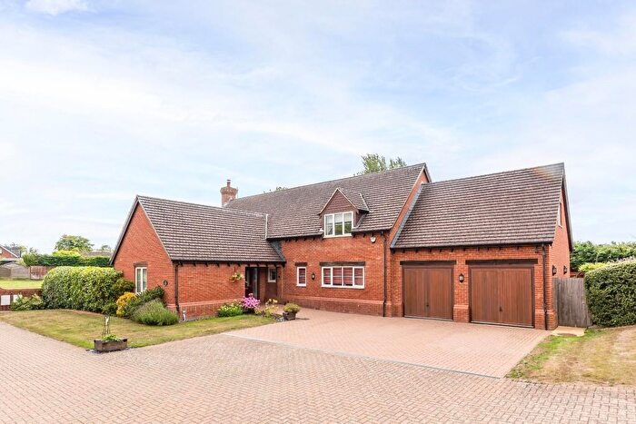 4 Bedroom Detached House For Sale In Wheatlands, Eaton Bray, Dunstable, LU6