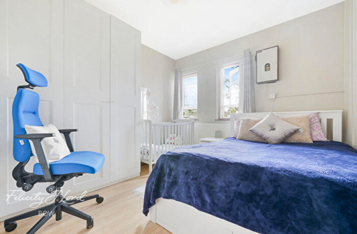 2 Bedroom Flat For Sale In West India Dock Road, London, E14