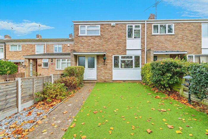 3 Bedroom Terraced House For Sale In Winston Close, Leighton Buzzard, Bedfordshire, LU7