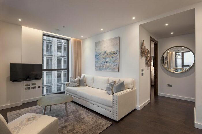 2 Bedroom Flat To Rent In The Residence, Charles Clowes Walk, Nine Elms, London., SW11