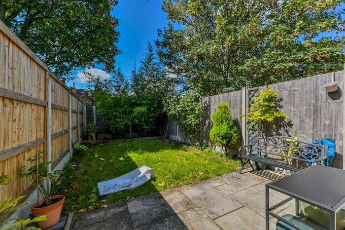 4 Bedroom Property To Rent In Salcombe Road, Walthamstow, London, E17