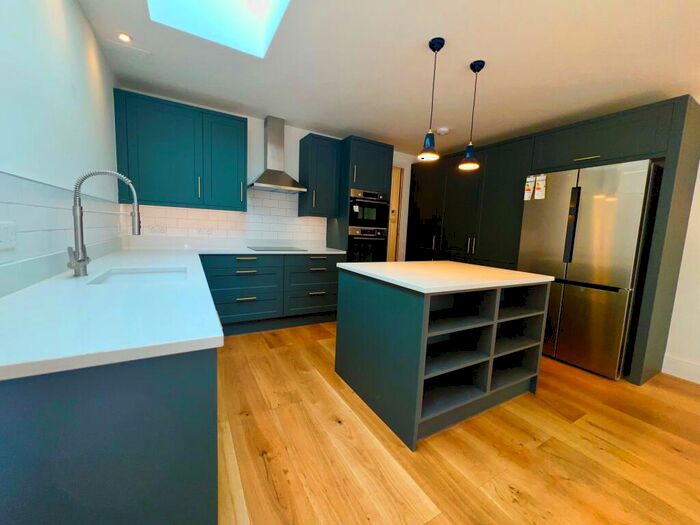 4 Bedroom House To Rent In Ellesmere Road, E3