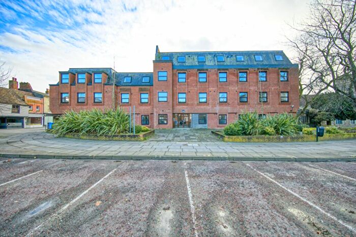 1 Bedroom Apartment To Rent In Cromwell Square, Ipswich, IP1