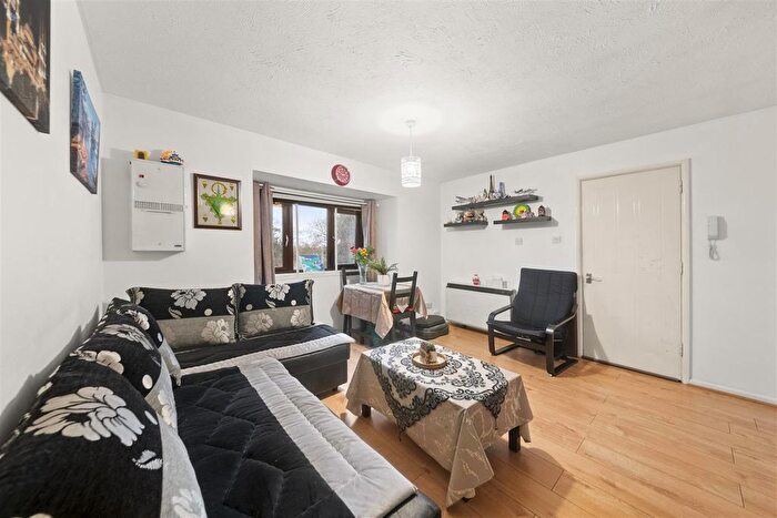 1 Bedroom Property For Sale In Boltons Lane, Harlington, Hayes, UB3