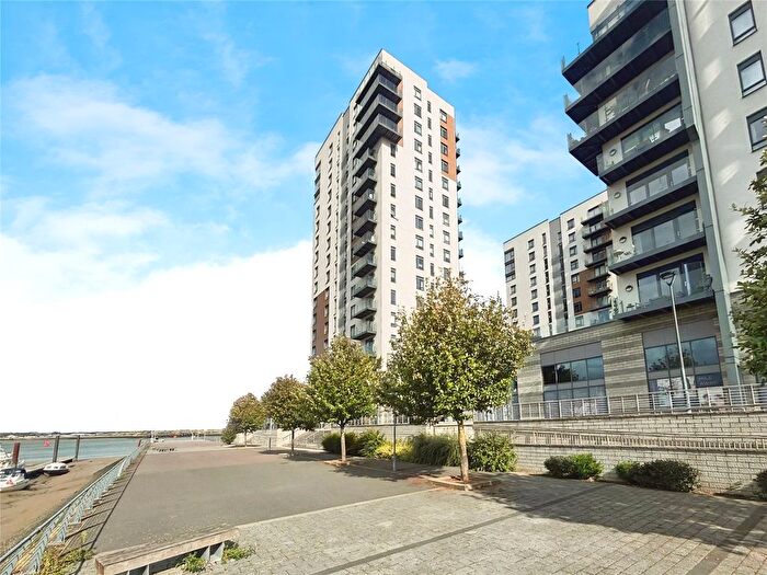 2 Bedroom Flat For Sale In Pegasus Way, Gillingham, Kent, ME7